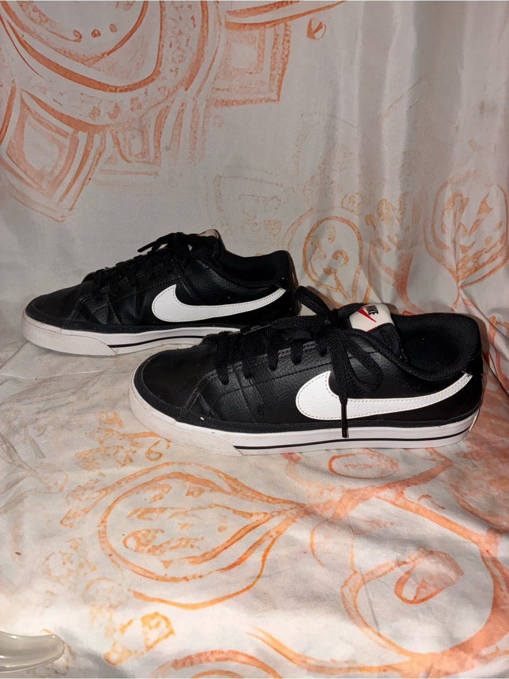 Nike Black Leather Low-Top Sneakers with White Swoosh and Sole - Picture 3 of 8